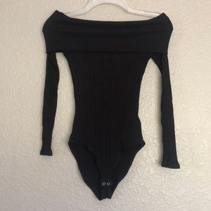 OFF SHOULDER BLACK BODYSUIT